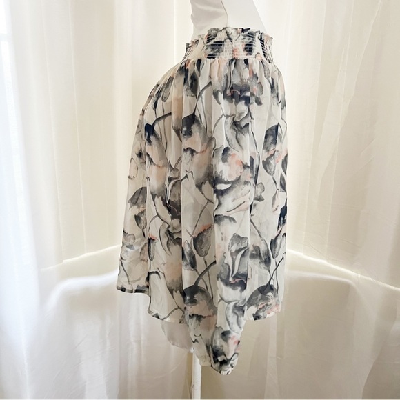Floral off the shoulder Blouse Size M - Picture 2 of 7